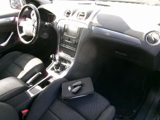 Ford Mondeo 1.6 I PLATINUM CLIMA NAVI GEEN SCHADE picture 10