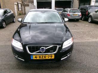 Volvo V-70 2.4 D5 R-DESIGN SUMMUM GEEN SCHADE picture 3