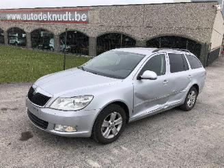 Vaurioauto  passenger cars Skoda Octavia BREAK 1.2 TSI 2012/8