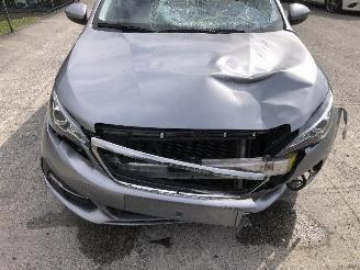 Peugeot 308 BREAK  1.2 T picture 7