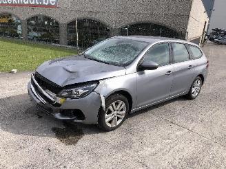 Peugeot 308 BREAK  1.2 T picture 3