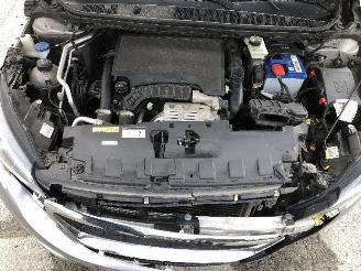 Peugeot 308 BREAK  1.2 T picture 16