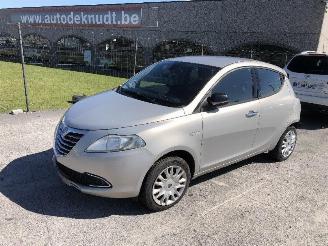 damaged passenger cars Lancia Ypsilon 1.2 2012/2