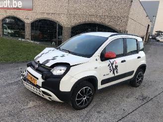 damaged passenger cars Fiat Panda 1.0 CITY CROSS 2022/8