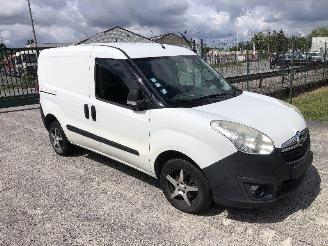 Schadeauto Opel Combo 1.6 CDTI 2016/3