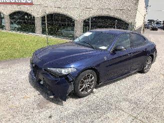 Vaurioauto  passenger cars Alfa Romeo Giulia 2.2 JTD  SUPER 2017/3