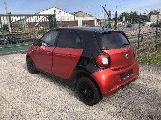 damaged passenger cars Smart Forfour 0.9 