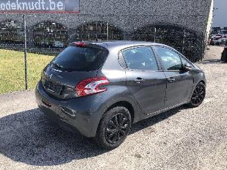 uszkodzony samochody osobowe Peugeot 208 1.2 2014/6