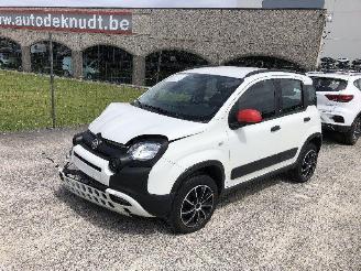 Voiture accidenté Fiat Panda 1.0 CITY CROSS 2022/8
