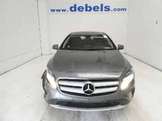 uszkodzony samochody osobowe Mercedes GLA 180 2016/10