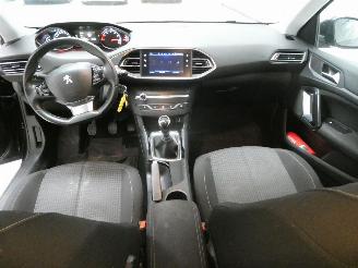 Peugeot 308 II SW STYLE picture 18