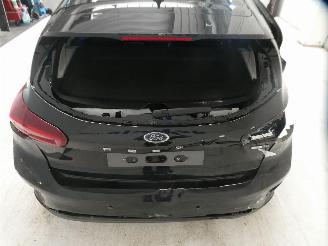 Ford Focus TITANIUM X picture 12