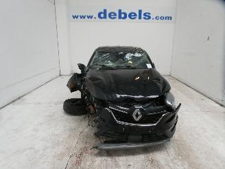 Damaged car Renault Arkana  2022/3