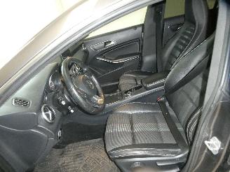 Mercedes 200-serie 200 D picture 21