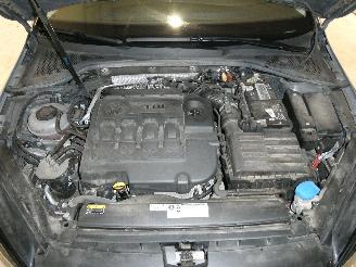 Volkswagen Golf 1.6D VARIANT COMFORT picture 24