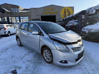 skadebil auto Toyota Verso 2.0 D4D 2011/8