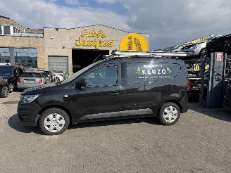 skadebil auto Renault Express 1.5 ENGINE OUT 2021/11