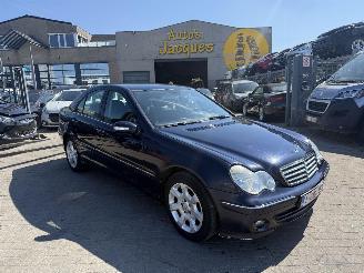 uszkodzony samochody osobowe Mercedes C-klasse CDI 2005/10