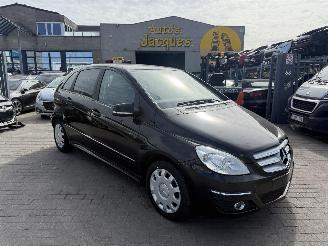 Vaurioauto  passenger cars Mercedes B-klasse  2010/4