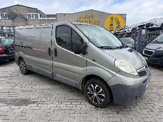 Schadeauto Opel Vivaro ENGINE OUT 2009/3
