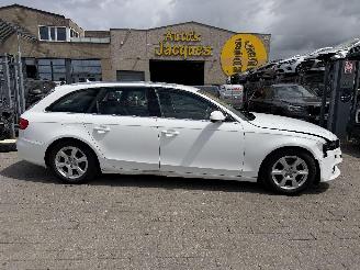 krockskadad bil auto Audi A4 Avant 2.0 TDI 2011/6