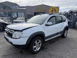 Vaurioauto  passenger cars Dacia Duster 1.6I 2012/3