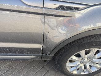 Land Rover Range Rover EVOQUE 2.0 SE picture 13