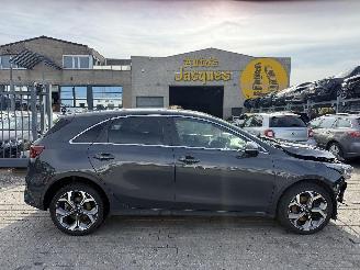 Coche accidentado Kia Ceed 1.0T GDI DYNAMIC 2019/9
