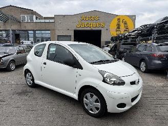 Coche accidentado Toyota Aygo 1.0 2010/12