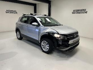 Vaurioauto  passenger cars Volkswagen T-Cross  2023/12