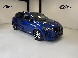 Schadeauto Renault Clio TECHNO 2025/8