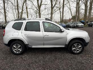 Vaurioauto  passenger cars Dacia Duster ANNIVERSARY 2 2016/6