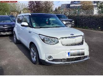 damaged passenger cars Kia Soul  2019/2