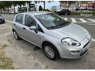 uszkodzony samochody osobowe Fiat Punto  2015/12