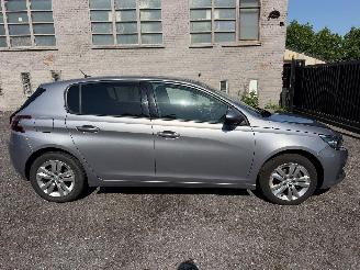 damaged passenger cars Peugeot 308 II ACTIVE 2018/3
