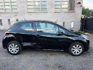 Unfallwagen Peugeot 208 LIKE 2015/5