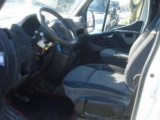 Renault Master DUBBELE CABINE 2.3DCI 92KW  L2-H3 picture 12