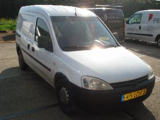 krockskadad bil bedrijf Opel Combo 1.300 DIESEL 2011/1
