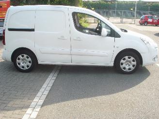 Peugeot Partner 1.6HDI 3 ZITTER AIRCO-NAVIGATIE picture 5