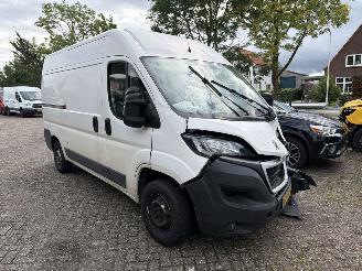 krockskadad bil bedrijf Peugeot Boxer 330 2.2 Bleu HDI  140 L2 H2  Premium 2019/11