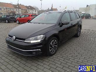 Vaurioauto  passenger cars Volkswagen Golf  2018/10