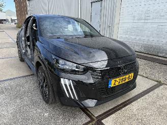 krockskadad bil auto Peugeot e-208 EV GT 51 kWh 2024/3