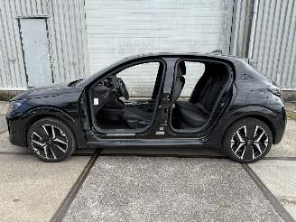 Peugeot e-208 EV GT 51 kWh picture 11