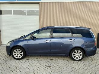 Mitsubishi Grandis 2.4-16V InSport 7-Persoons picture 2