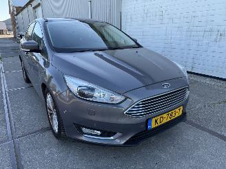 skadebil auto Ford Focus 1.5 Titanium Automaat 2016/8