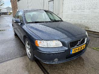 krockskadad bil auto Volvo S-60 2.4 Drivers Edition 2009/11