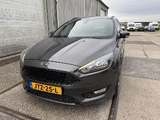 Vaurioauto  passenger cars Ford Focus 1.0 ST-Line 2017/4