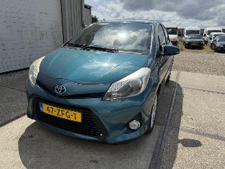 Damaged car Toyota Yaris 1.5 Full Hybrid Dynamic 2012/11