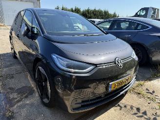damaged passenger cars Volkswagen ID.3 58 kWh First Plus Panoramadak 2020/11