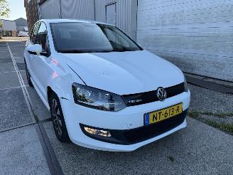 Vaurioauto  passenger cars Volkswagen Polo 1.0 TSI Bluemotion Edition 2017/4